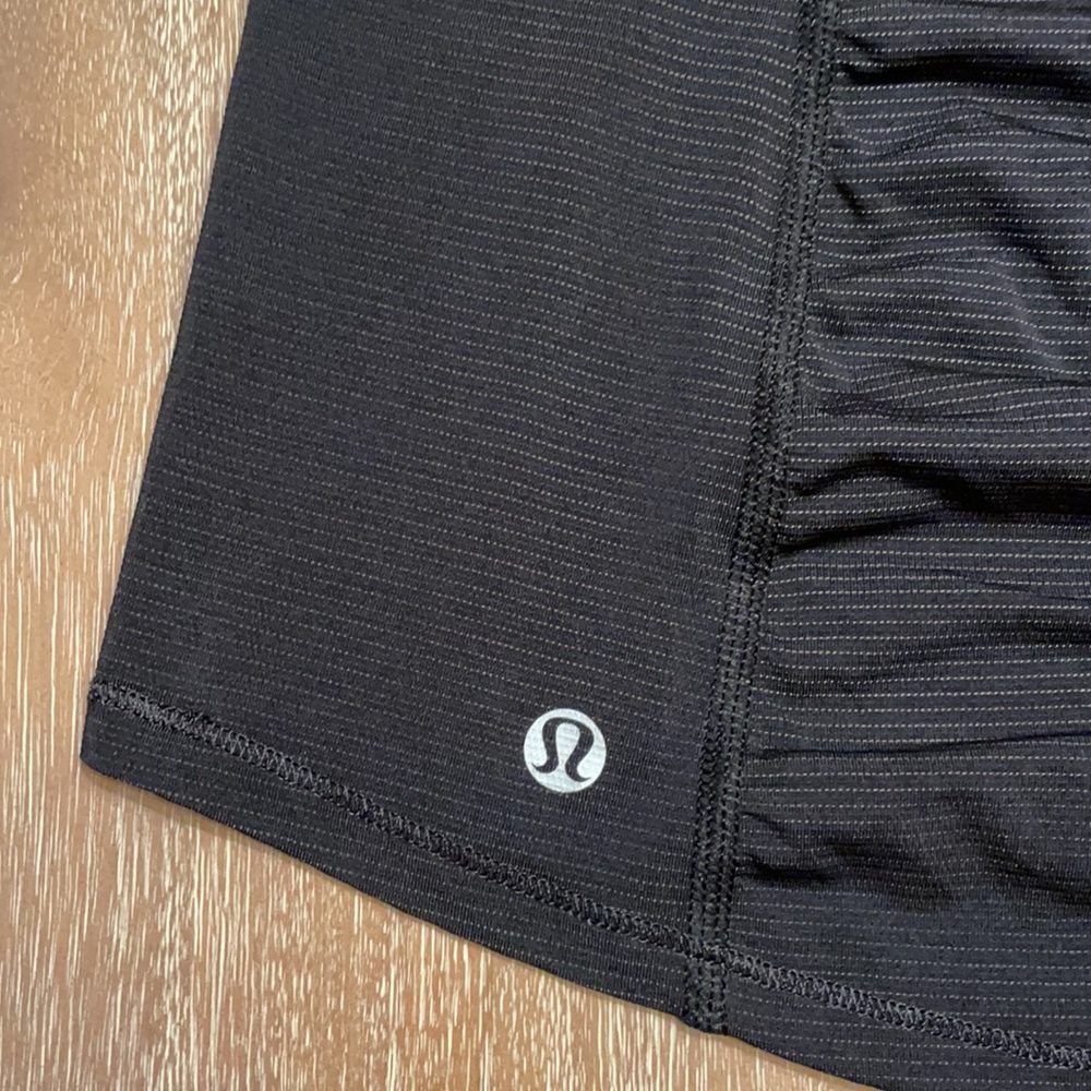 Lululemon Runner Up Short Sleeve Tee Size 8 - Picture 5 of 7